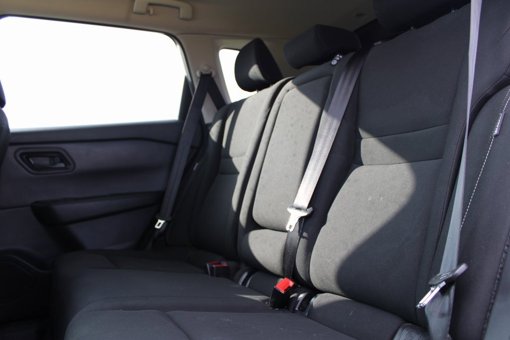 Used 2024 Nissan Rogue S image 27