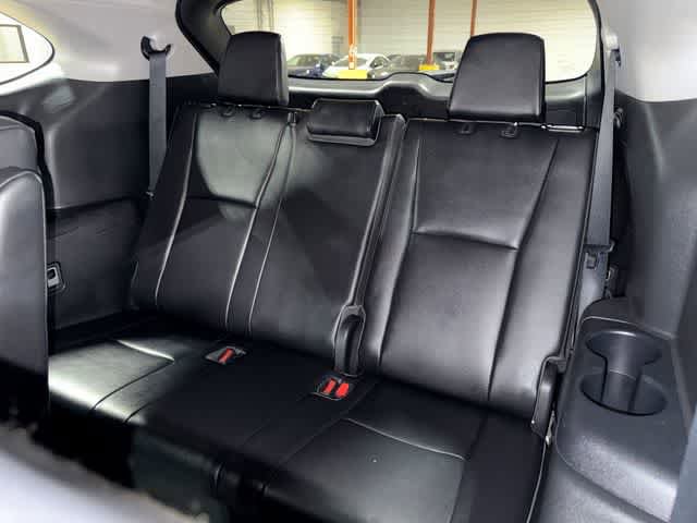 Used 2023 Toyota Highlander XLE AWD/4WD image 18
