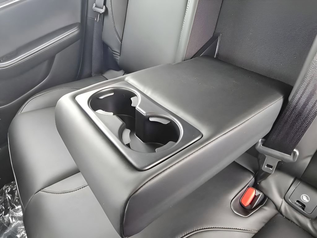 Used 2025 MAZDA MAZDA3 s image 28