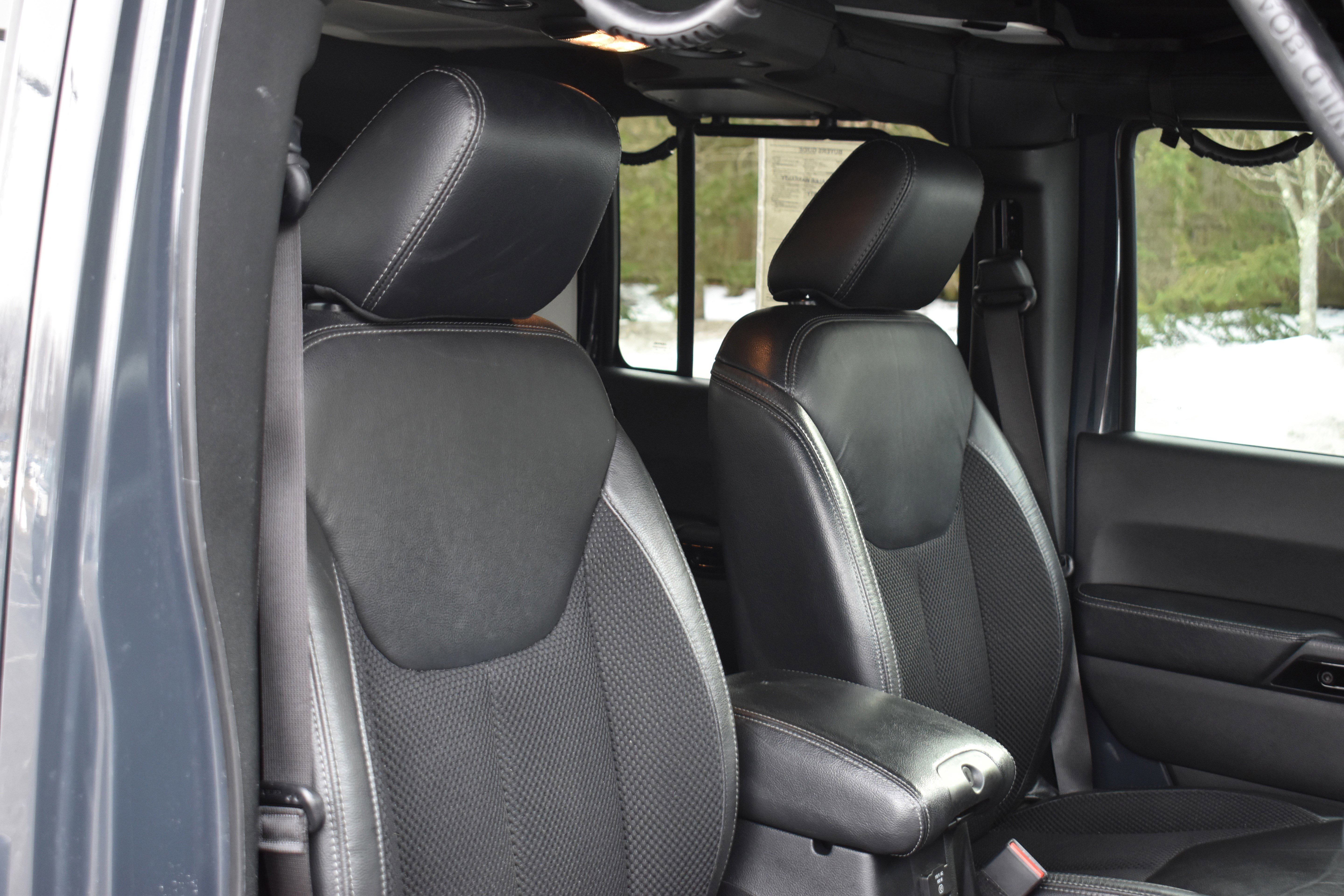 Used 2017 Jeep Wrangler Unlimited Sahara image 25