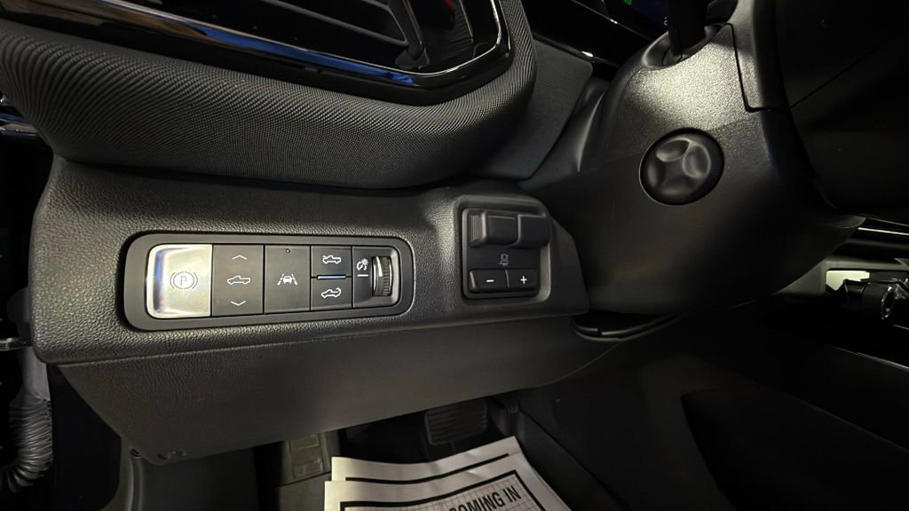 Certified 2024 Chevrolet Silverado EV RST image 32