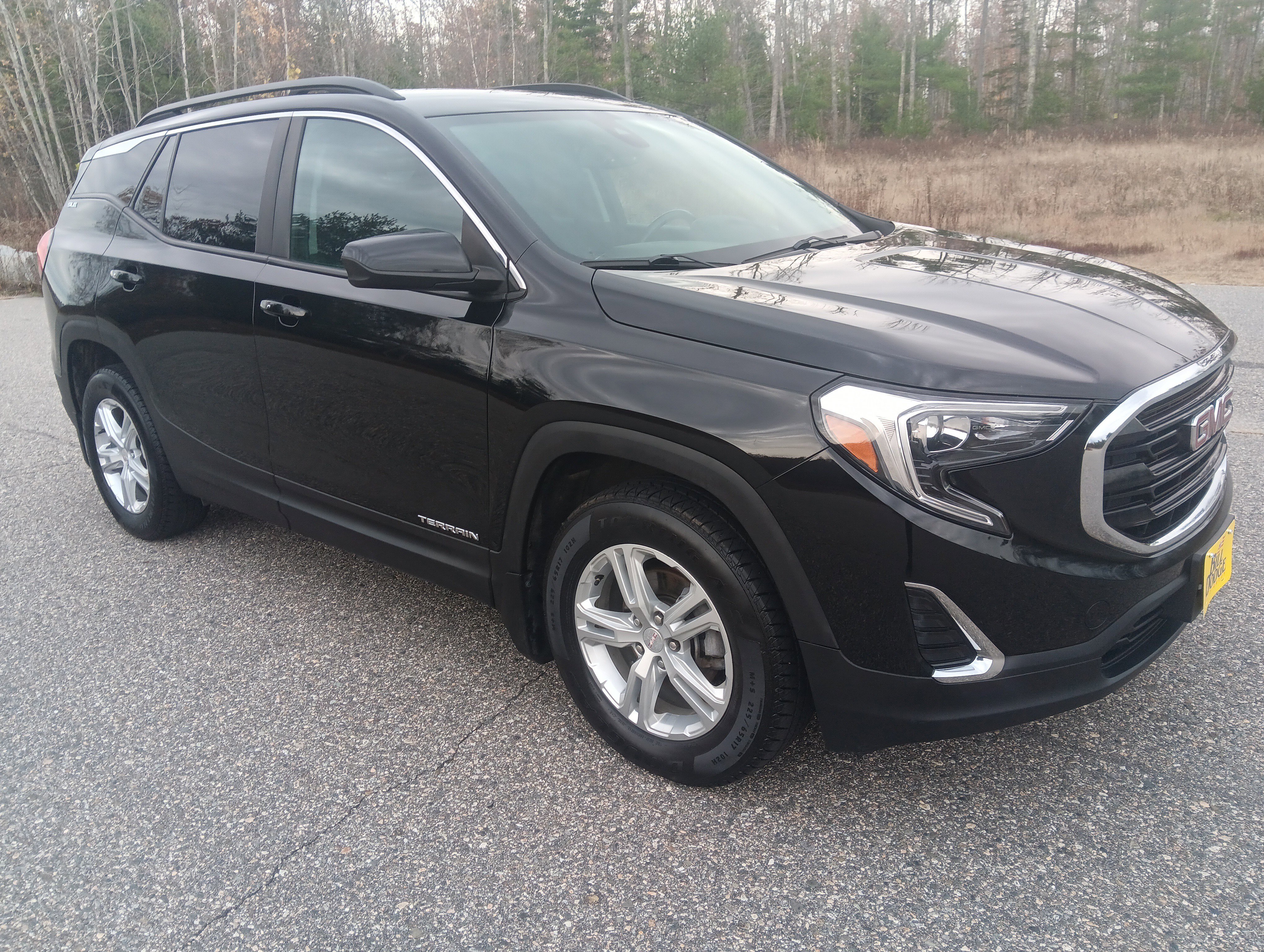 Used 2021 GMC Terrain SLE w/ Driver Convenience Package image 3