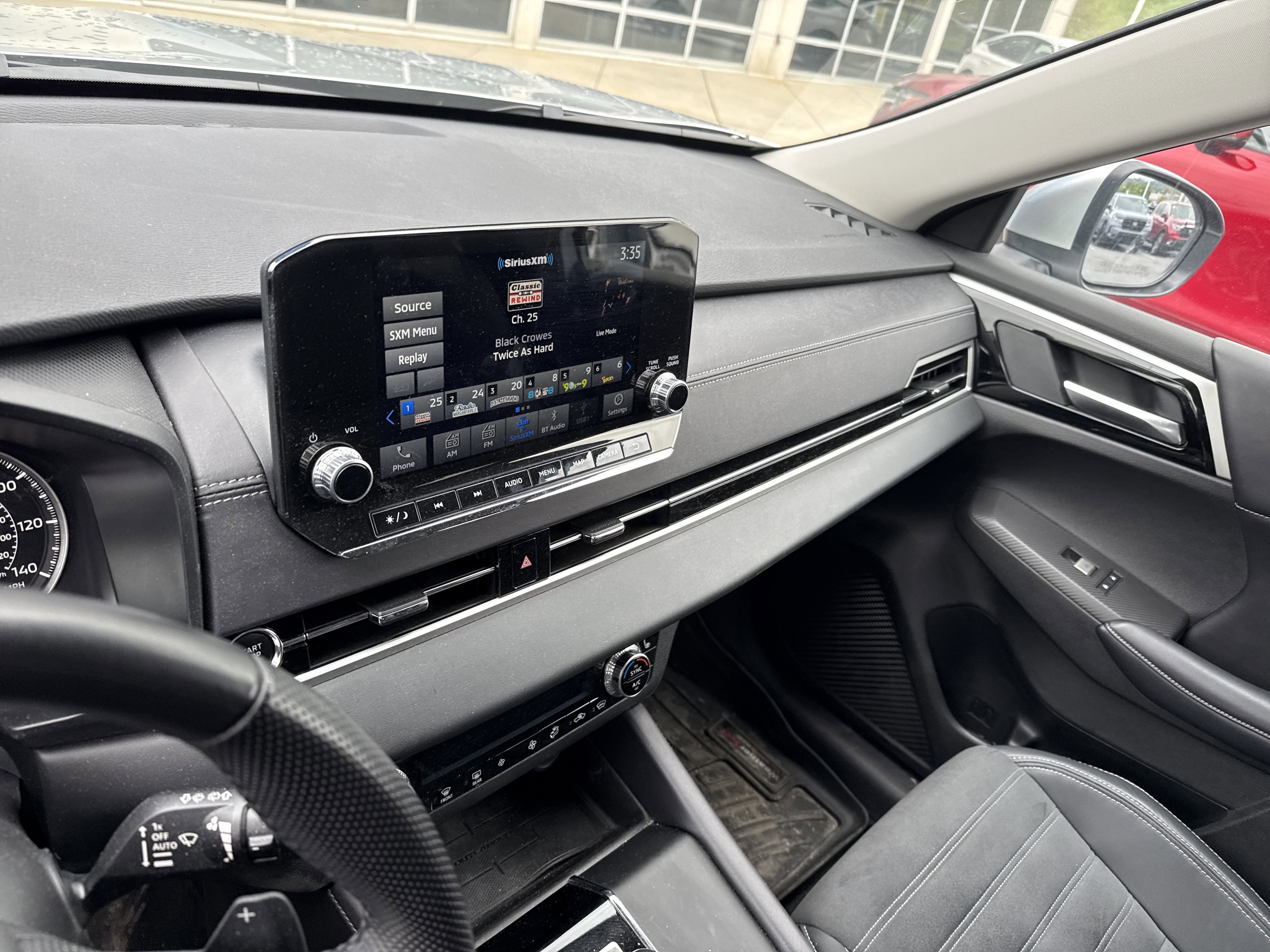Used 2023 Mitsubishi Outlander SE AWD/4WD image 10