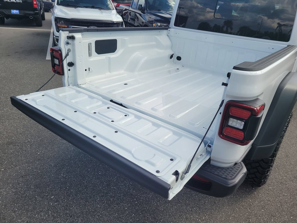 New 2026 Jeep Gladiator Mojave AWD/4WD image 9