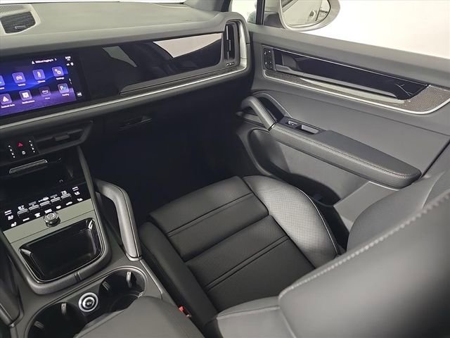 New 2026 Porsche Cayenne image 24
