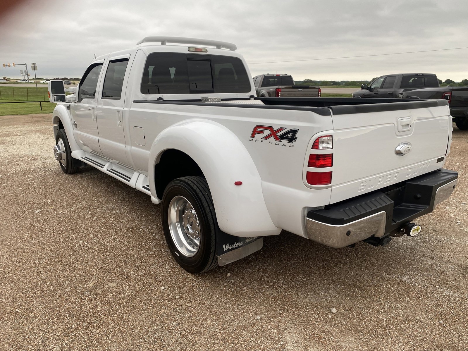 Used 2016 Ford F450 Lariat w/ Lariat Interior Package AWD/4WD image 7