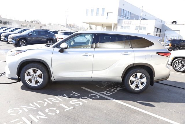 Used 2020 Toyota Highlander L image 5