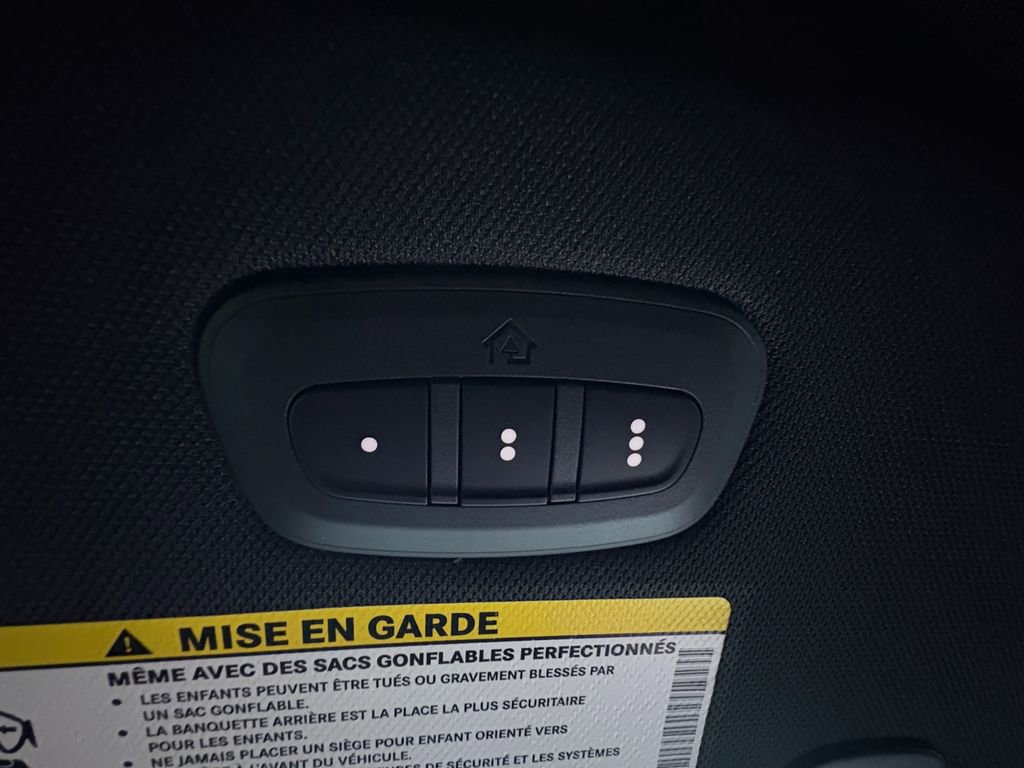 New 2026 Chrysler Pacifica Select image 36