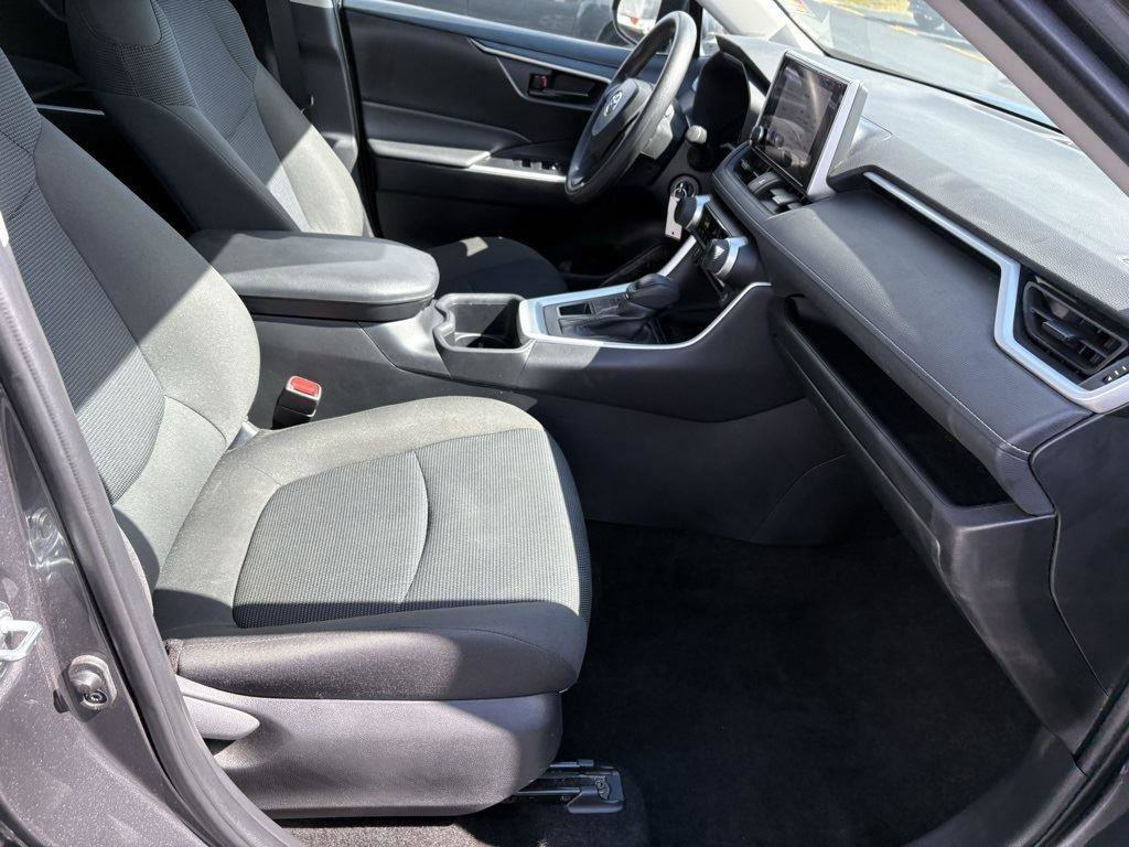 Used 2024 Toyota RAV4 LE image 17
