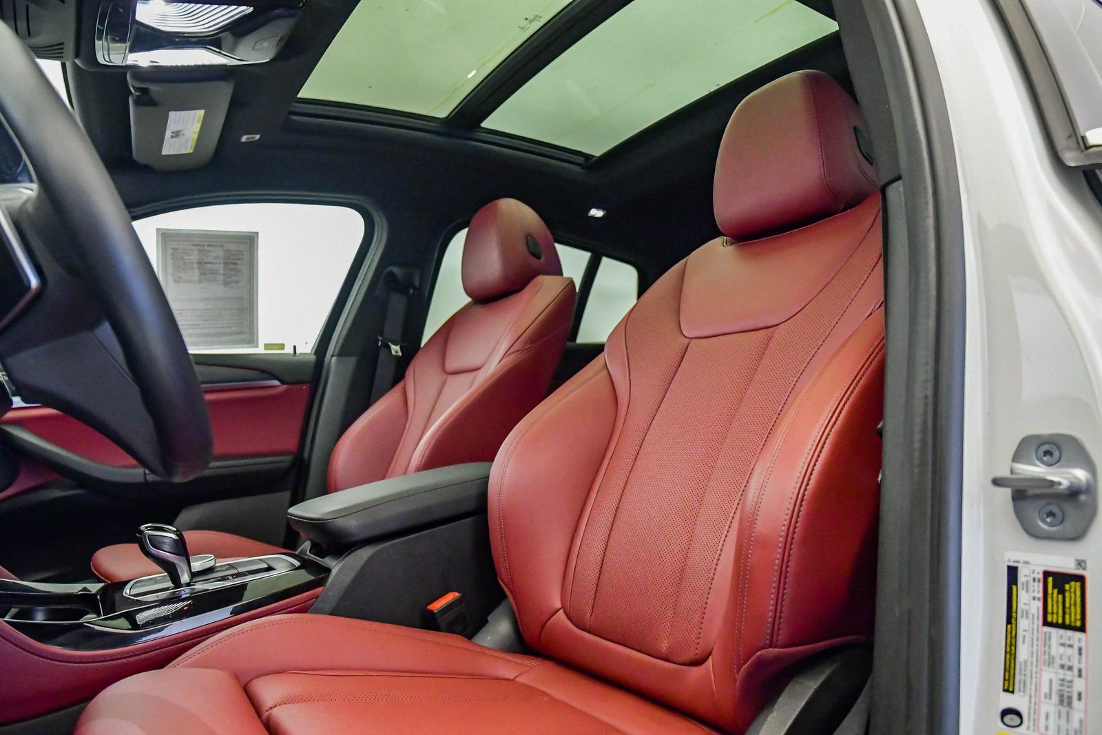 Certified 2023 BMW X4 xDrive30i w/ Premium Package image 17
