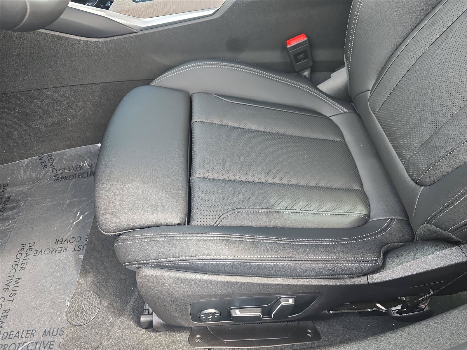 Used 2026 BMW 330i Sedan w/ Convenience Package RWD image 16