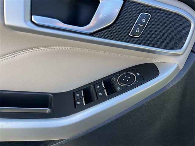 Used 2023 Ford Explorer XLT image 27