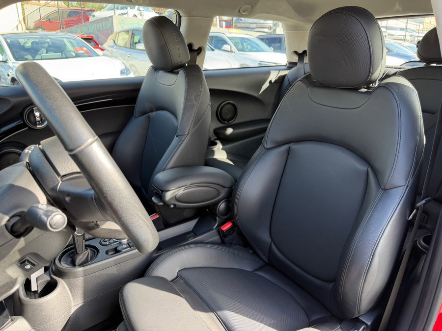 Used 2022 MINI Cooper SE image 19