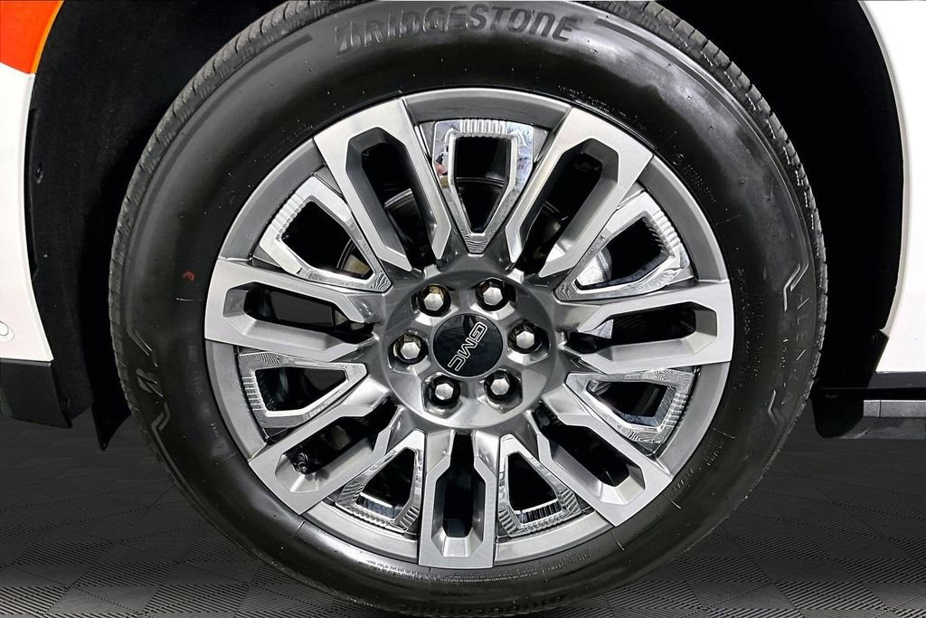 Certified 2024 GMC Yukon Denali Ultimate w/ LPO, Illumination Package AWD/4WD image 33