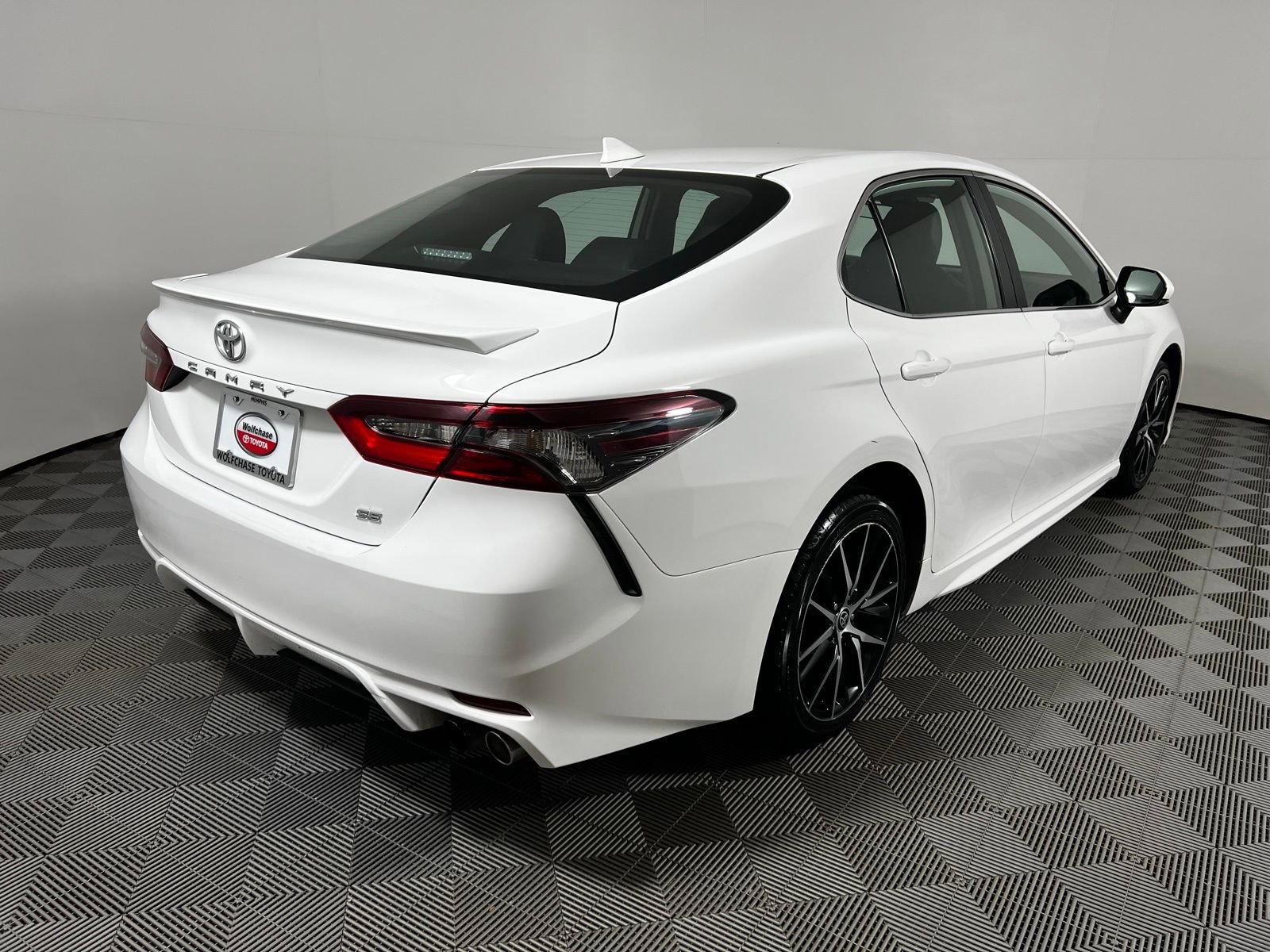 Certified 2024 Toyota Camry SE image 5