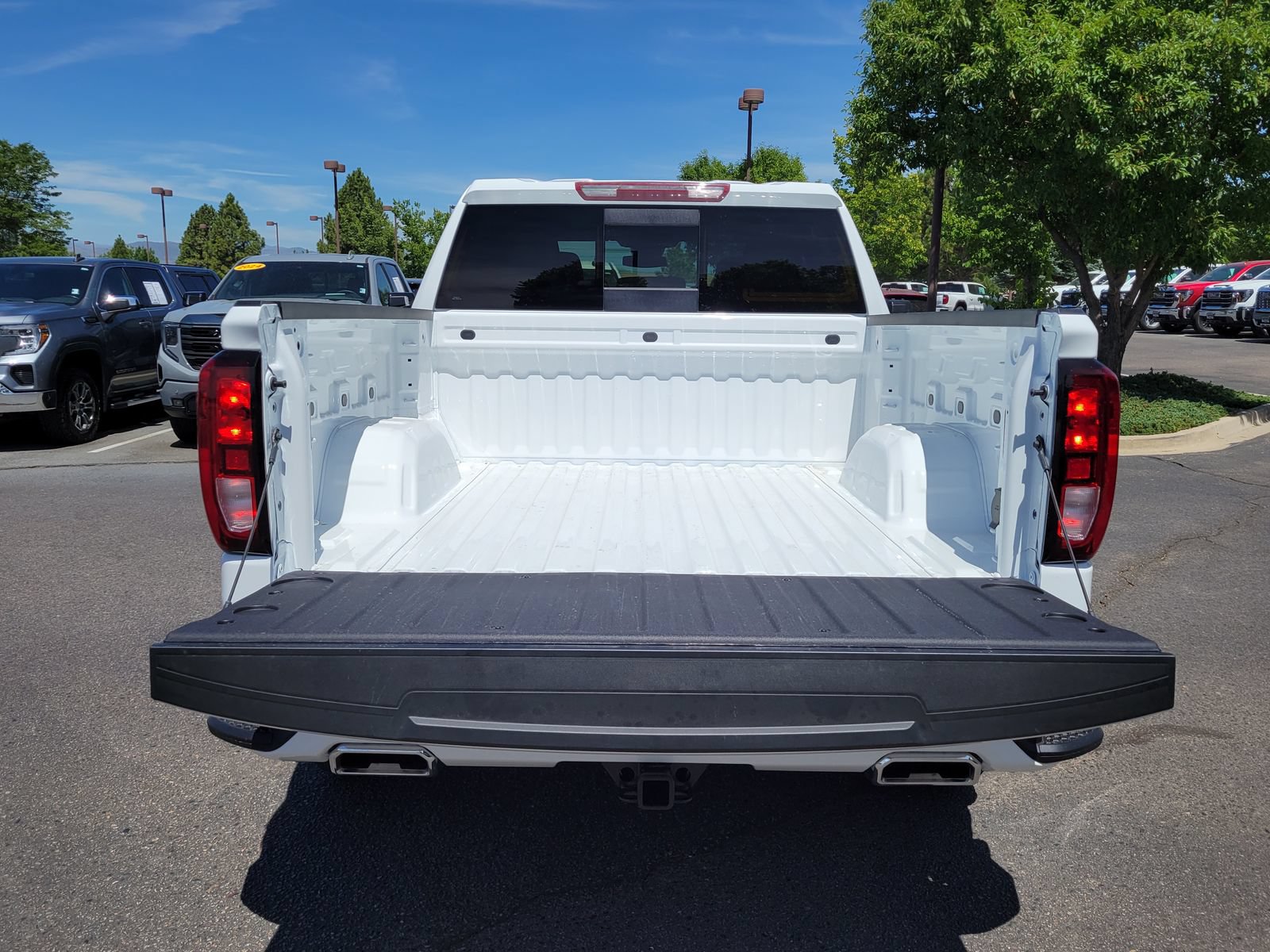 New 2026 GMC Sierra 1500 Elevation w/ Preferred Package AWD/4WD image 11