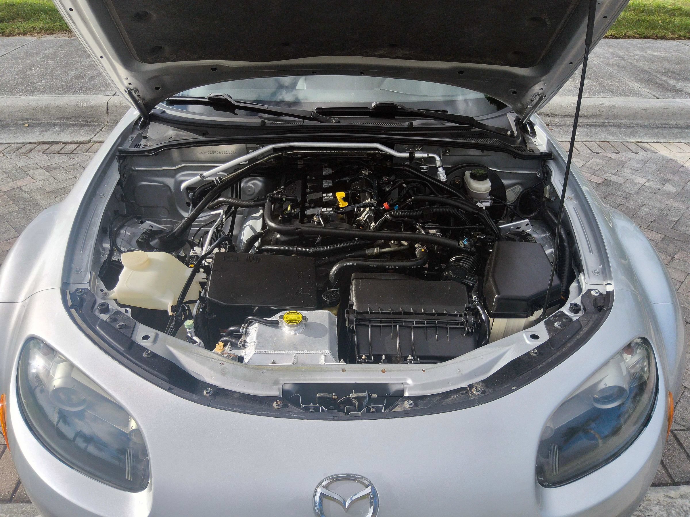 Used 2006 MAZDA MX-5 Miata Grand Touring RWD image 43