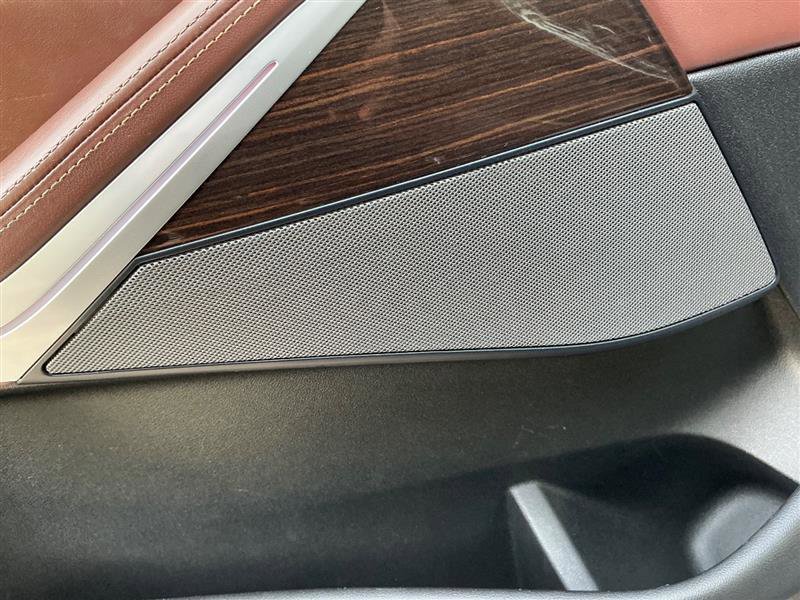 Used 2019 BMW X5 xDrive50i w/ M Sport Package image 31