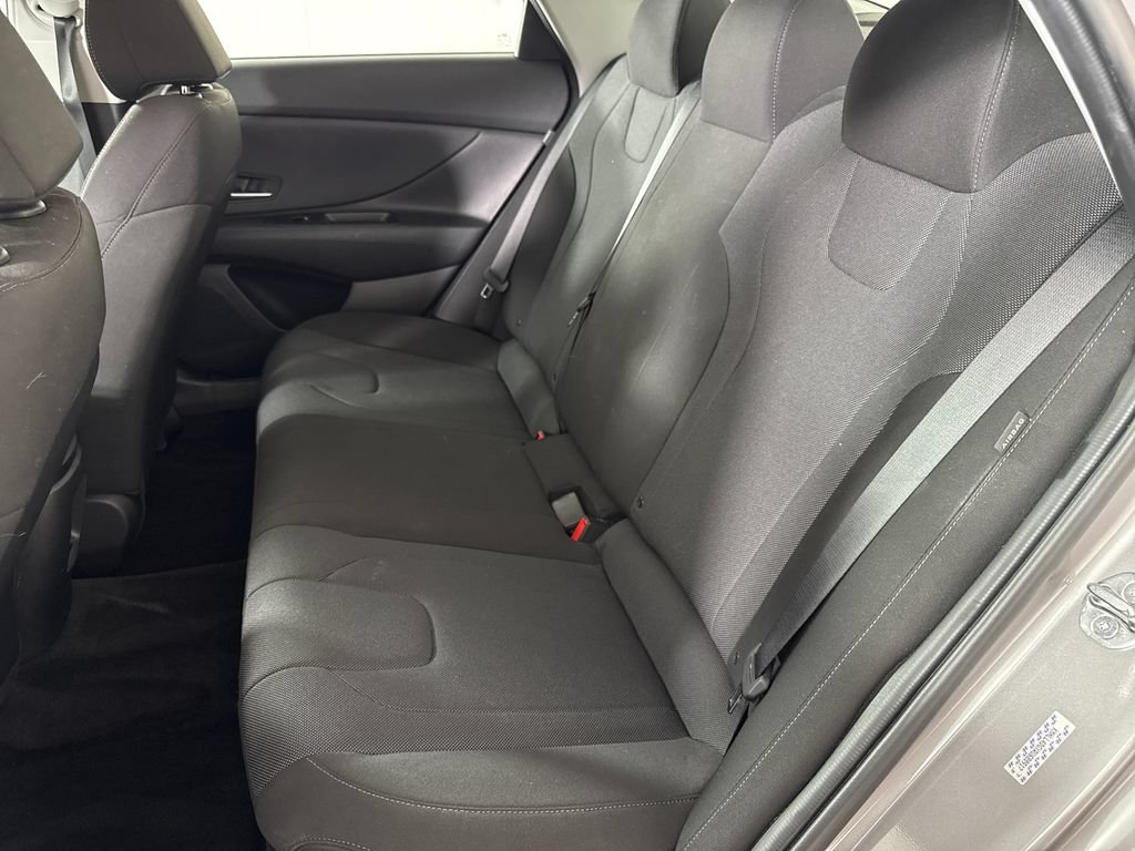 Certified 2024 Hyundai Elantra SE FWD image 15