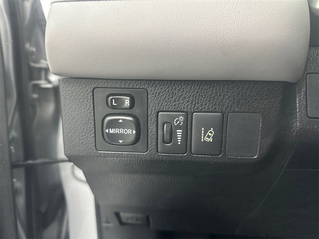 Used 2017 Toyota RAV4 XLE image 34