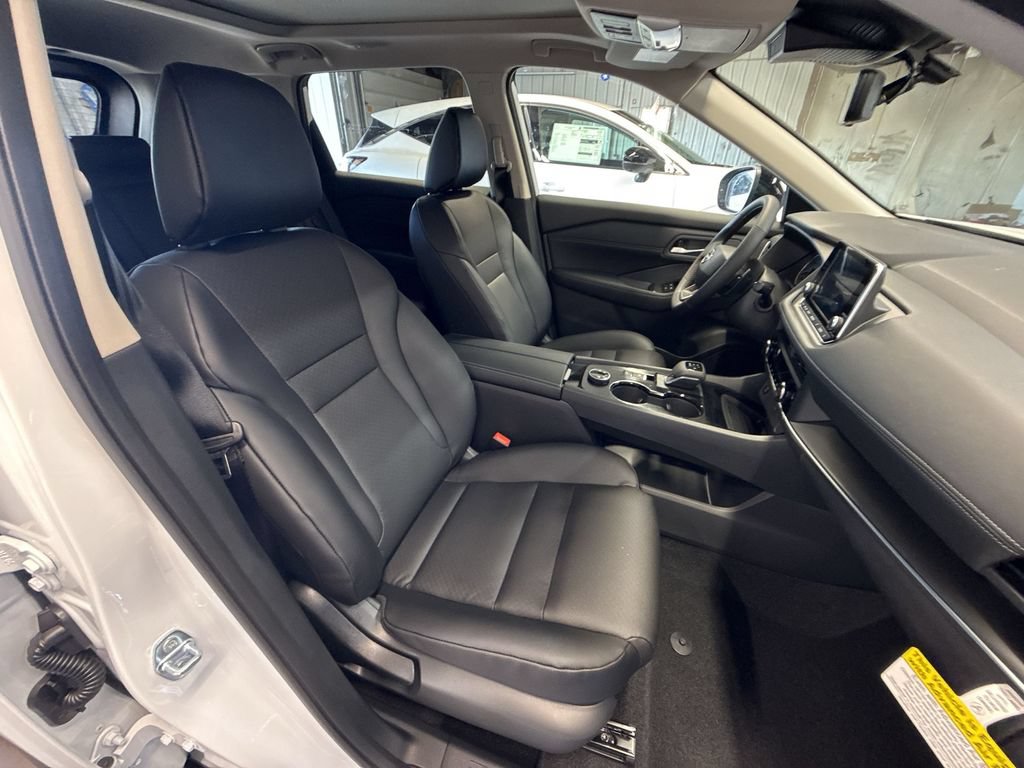 New 2026 Nissan Rogue Dark Armor AWD/4WD image 25