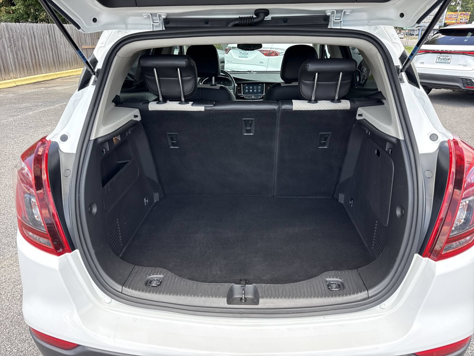 Used 2020 Buick Encore Preferred FWD image 26