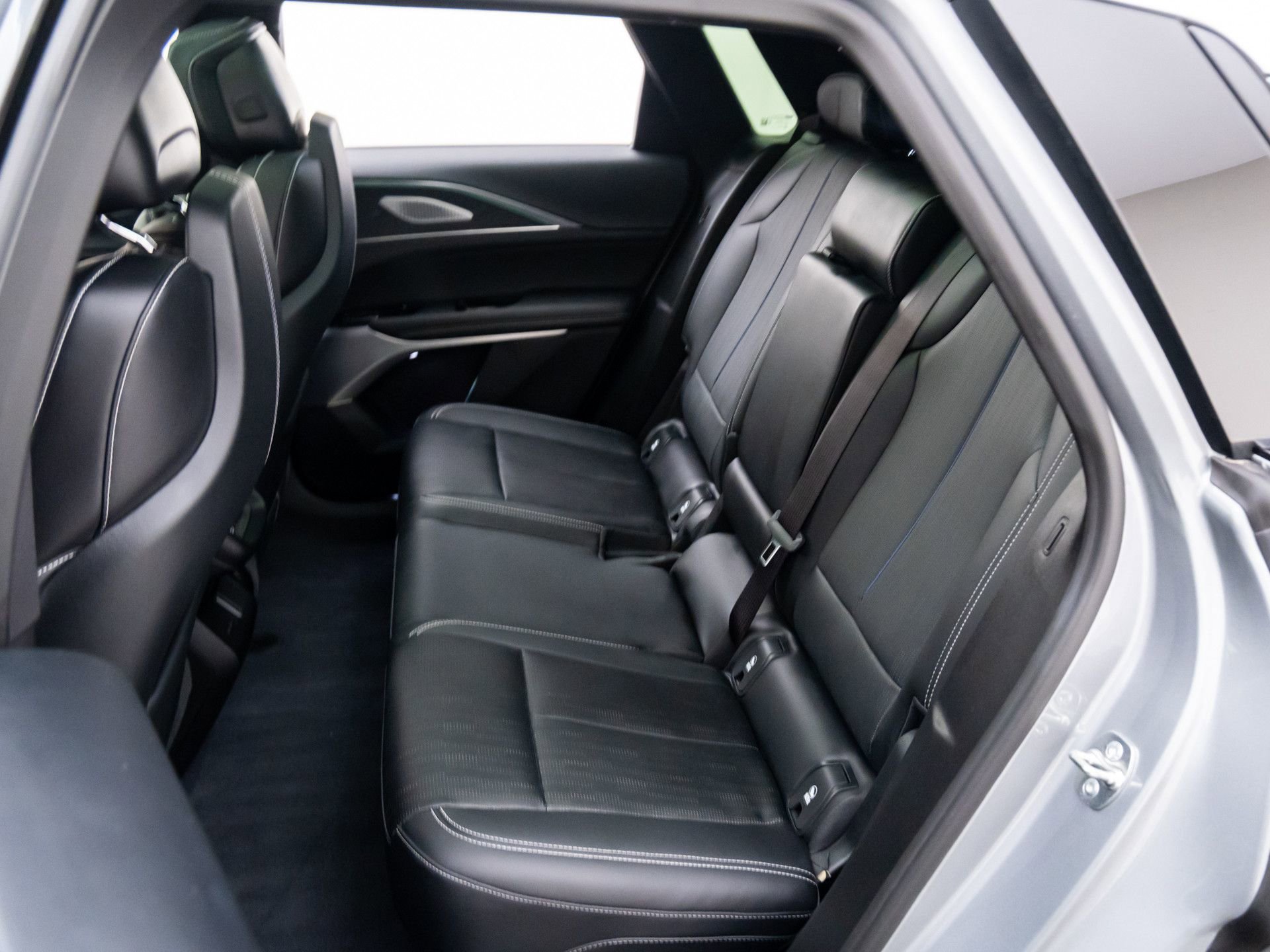 Certified 2024 Cadillac Lyriq Luxury w/ LPO, Floor Liner Package image 19