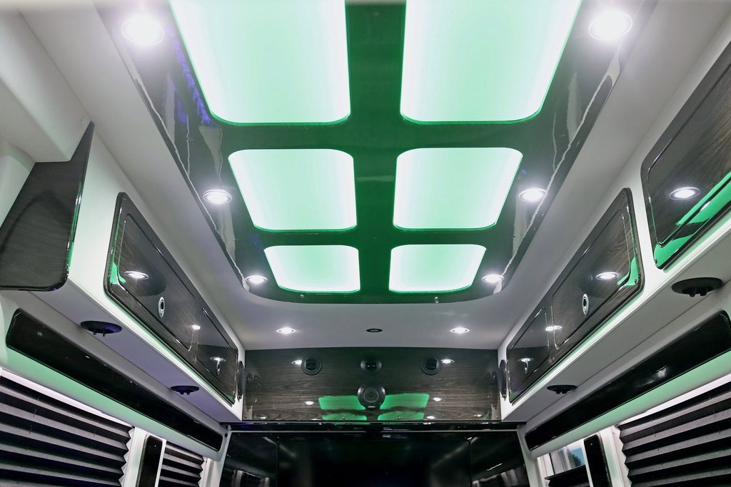 Used 2024 Mercedes-Benz Sprinter 3500 image 47