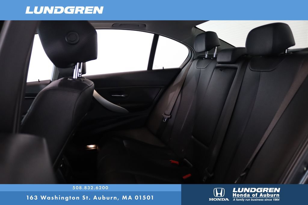 Used 2018 BMW 320i xDrive Sedan w/ Convenience Package AWD/4WD image 13