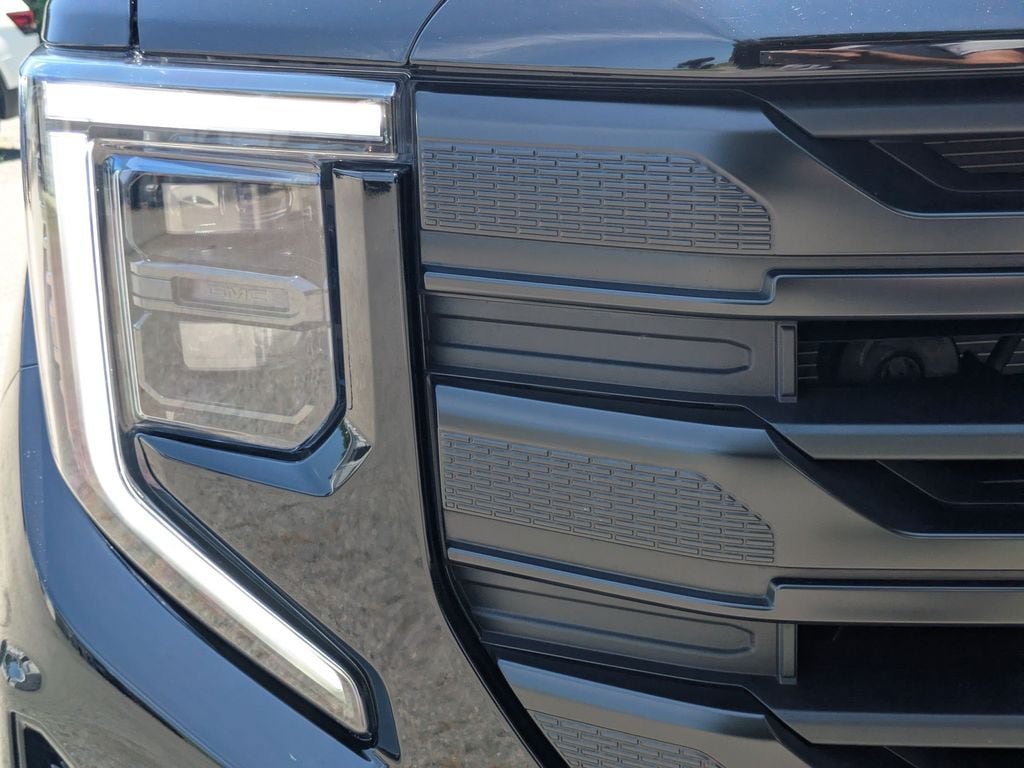 Used 2026 GMC Sierra 1500 Pro w/ Graphite Edition AWD/4WD image 10