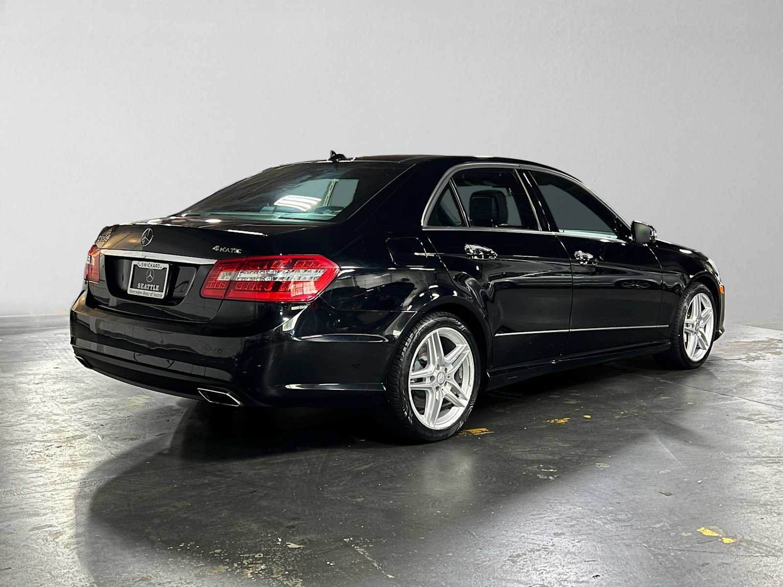 Used 2013 Mercedes-Benz E 550 4MATIC Sedan image 3