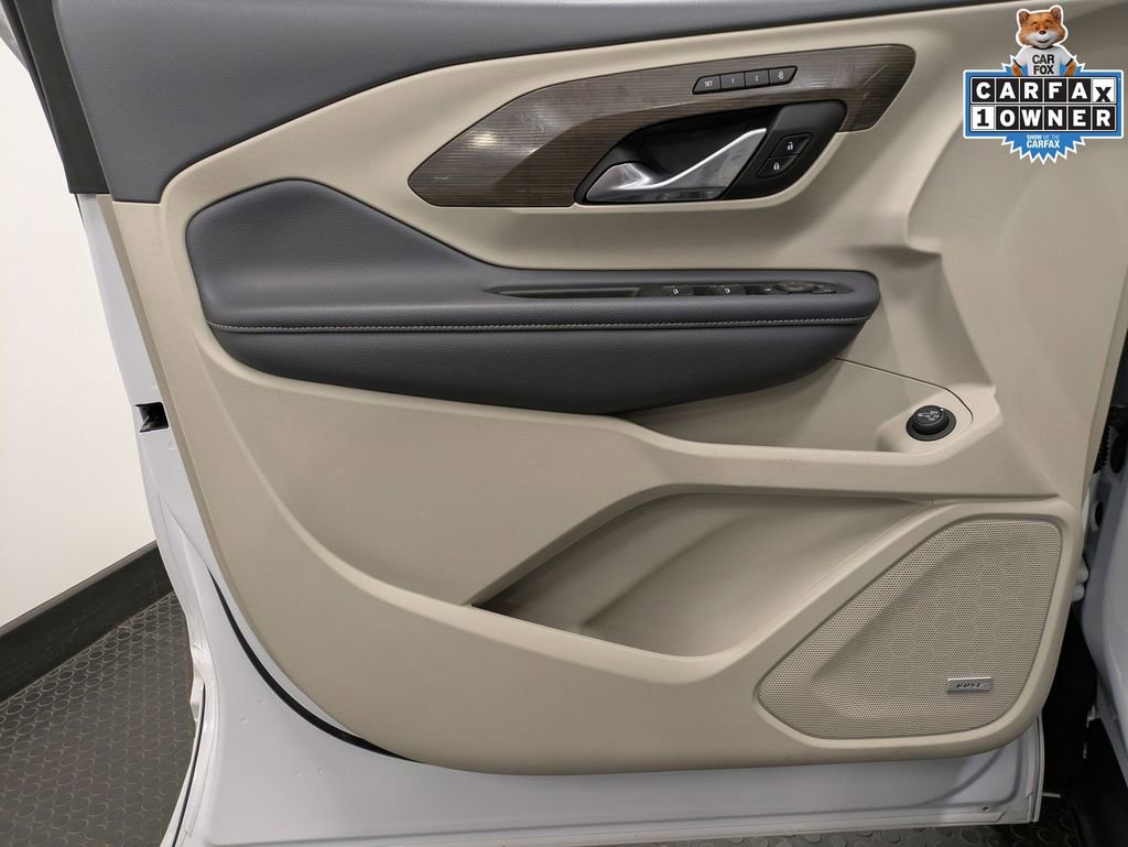 Used 2023 GMC Terrain Denali w/ Denali Premium Package image 8