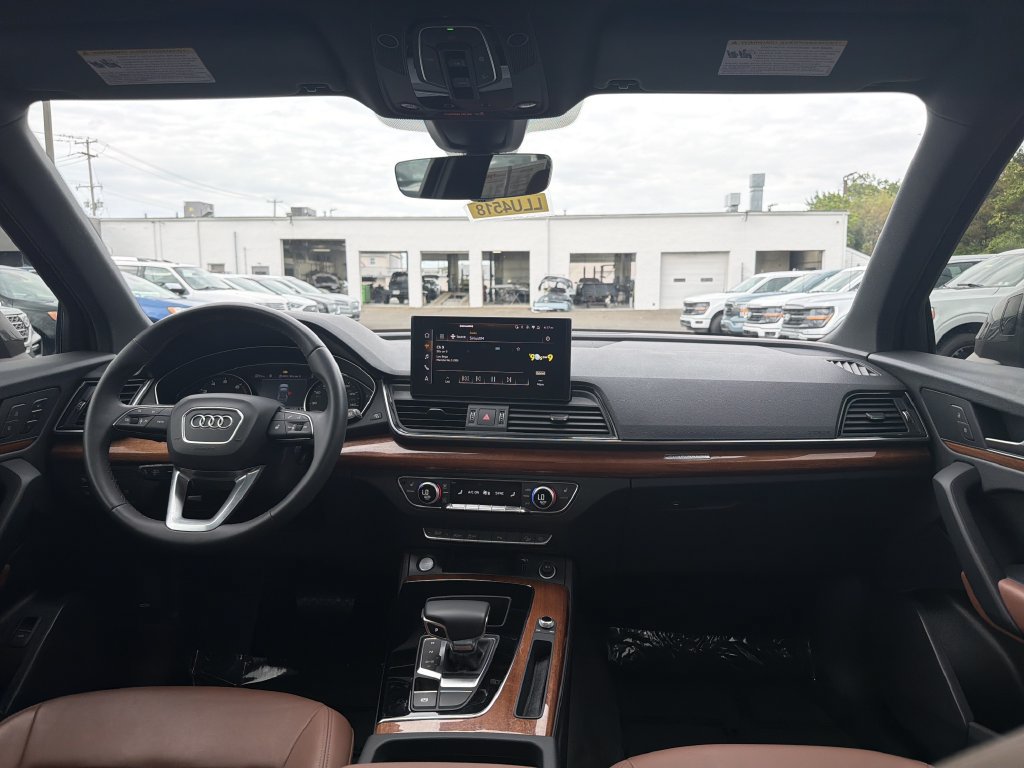 Used 2023 Audi Q5 2.0T Premium w/ Convenience Package AWD/4WD image 21