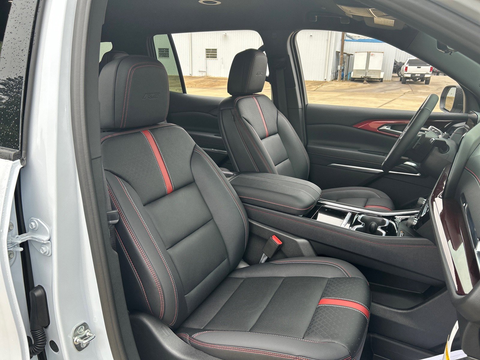 New 2026 Chevrolet Traverse RS w/ LPO, Floor Liner Package FWD image 19