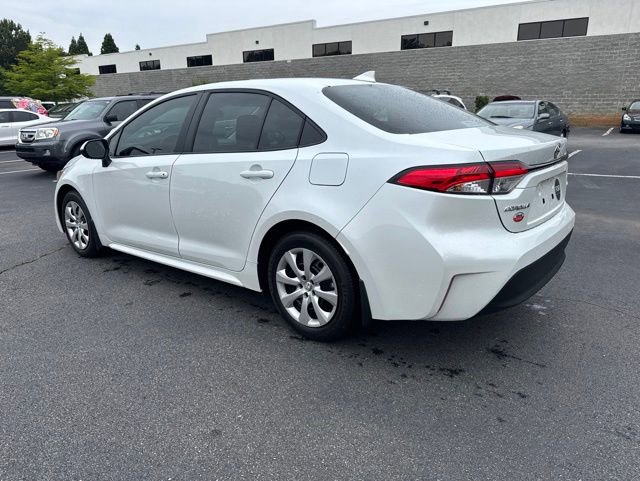 Used 2025 Toyota Corolla LE FWD image 3