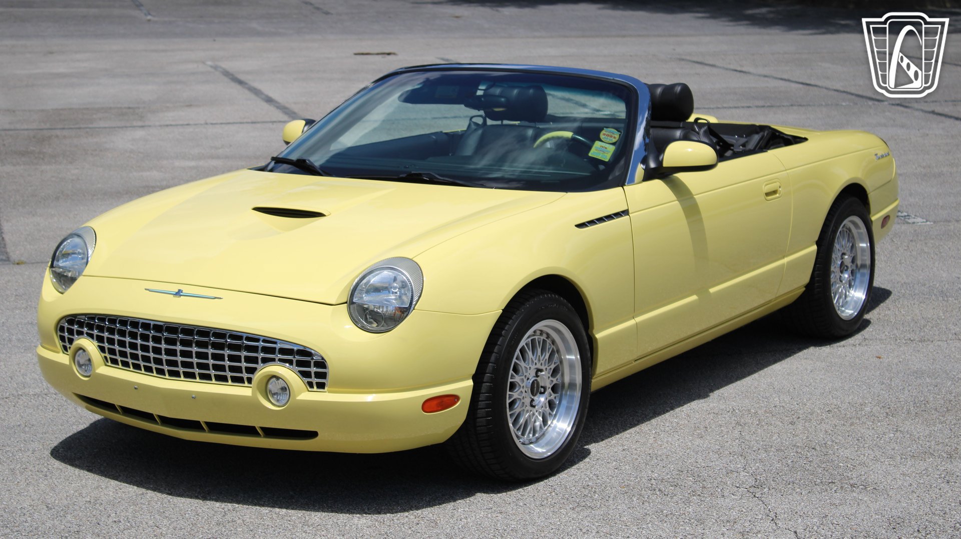 Used 2002 Ford Thunderbird RWD image 4