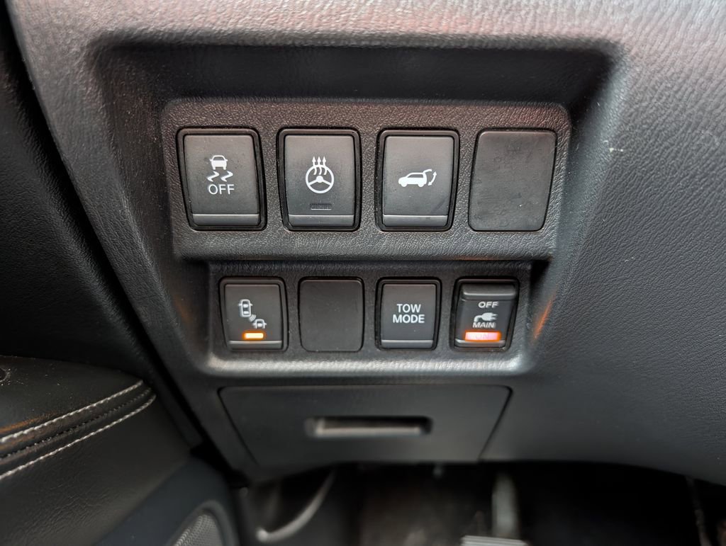Used 2020 Nissan Pathfinder SL AWD/4WD image 26