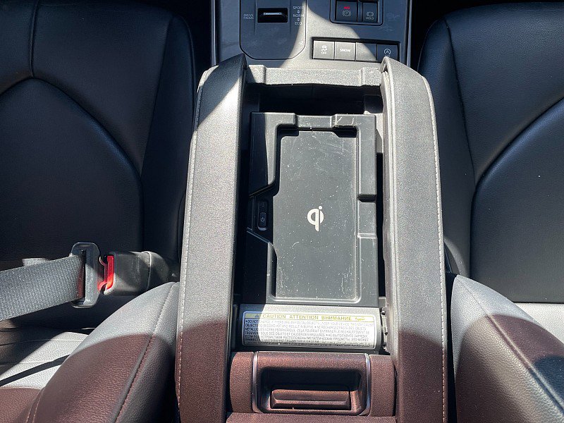 Used 2020 Toyota Highlander XLE image 28