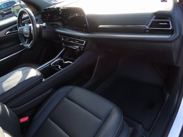 Used 2025 Chevrolet Traverse LT AWD/4WD image 36