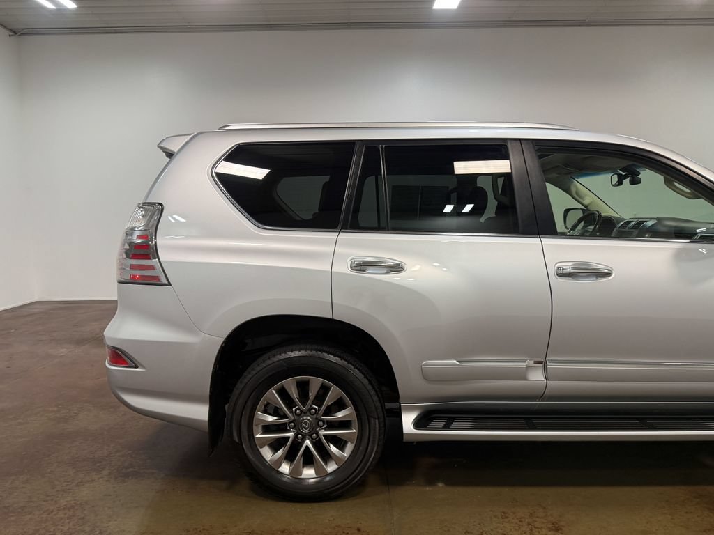 Used 2017 Lexus GX 460 Luxury AWD/4WD image 33