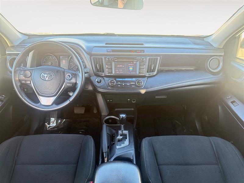 Used 2018 Toyota RAV4 XLE image 10
