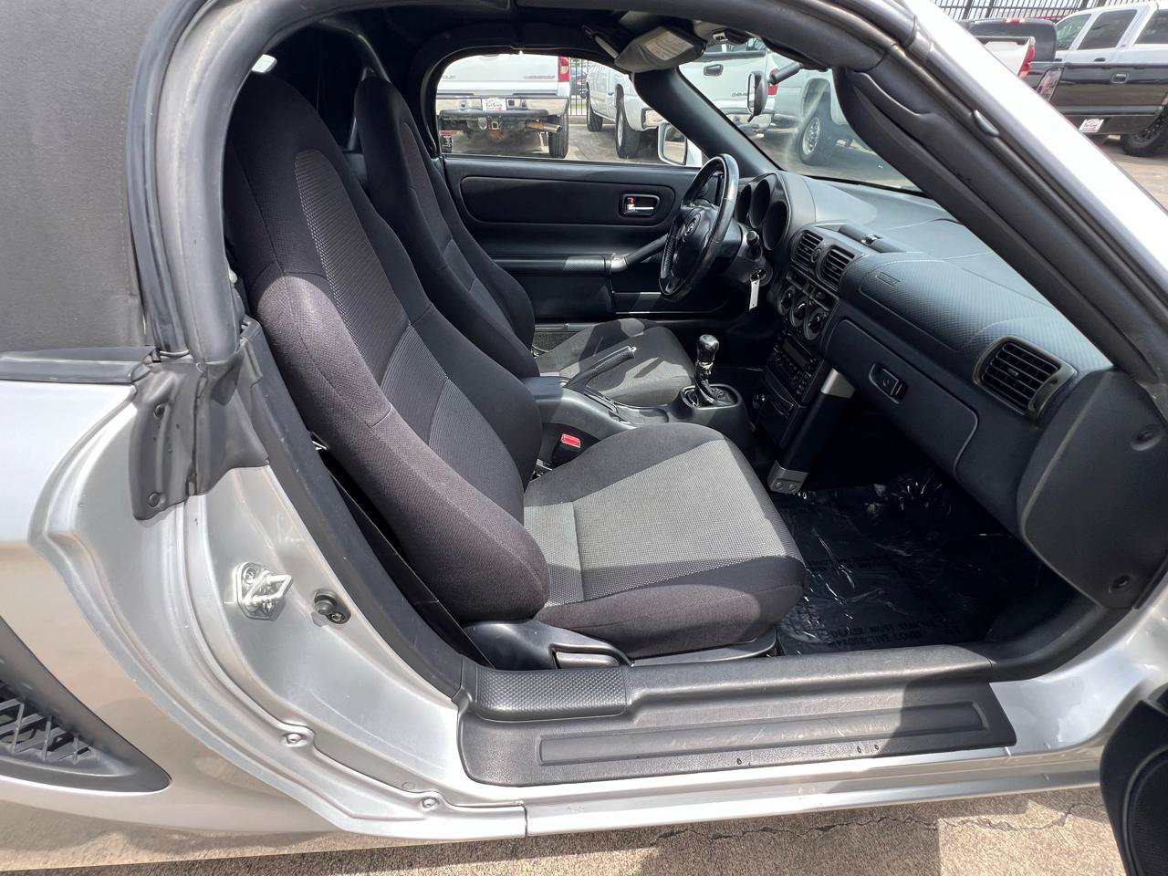 Used 2002 Toyota MR2 RWD image 42