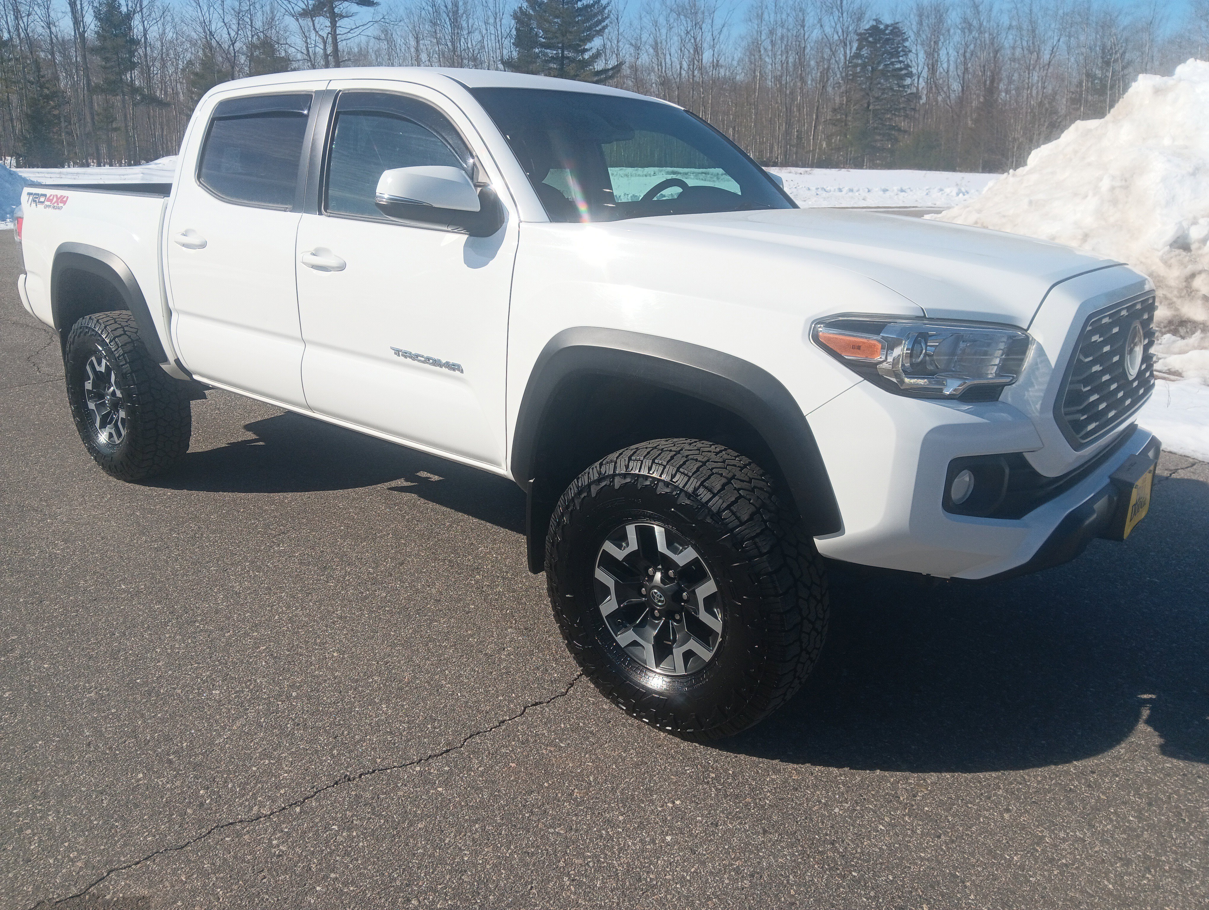Used 2020 Toyota Tacoma TRD Off-Road w/ Technology Package image 3