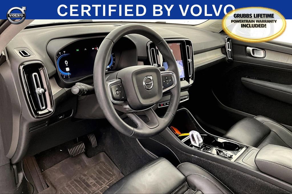 Used 2023 Volvo XC40 B4 Plus w/ Driver Assist Package image 17