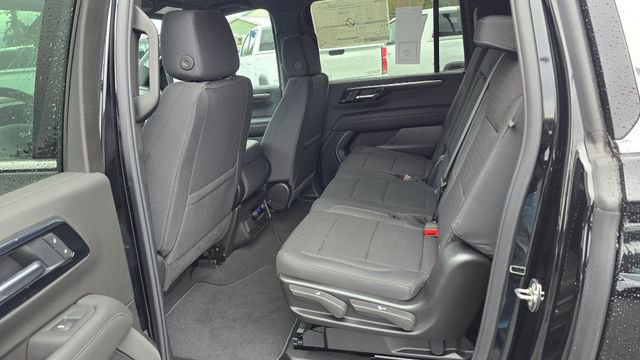 New 2026 Chevrolet Suburban LS image 9