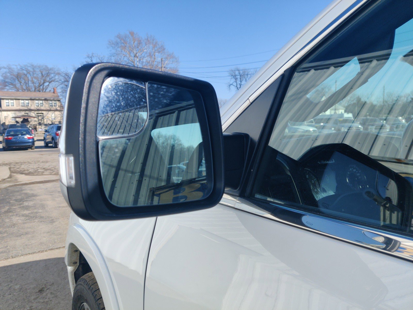 Used 2022 RAM 1500 Limited w/ Bed Utility Group image 10