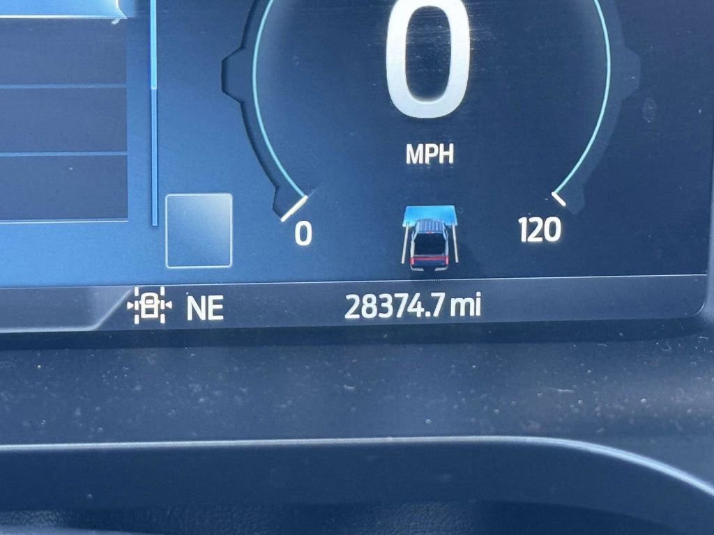 Used 2022 Ford F150 Lightning Lariat image 16