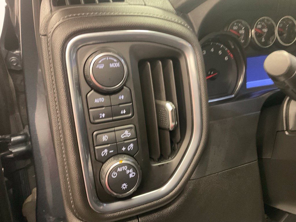 Used 2020 Chevrolet Silverado 1500 RST AWD/4WD image 14