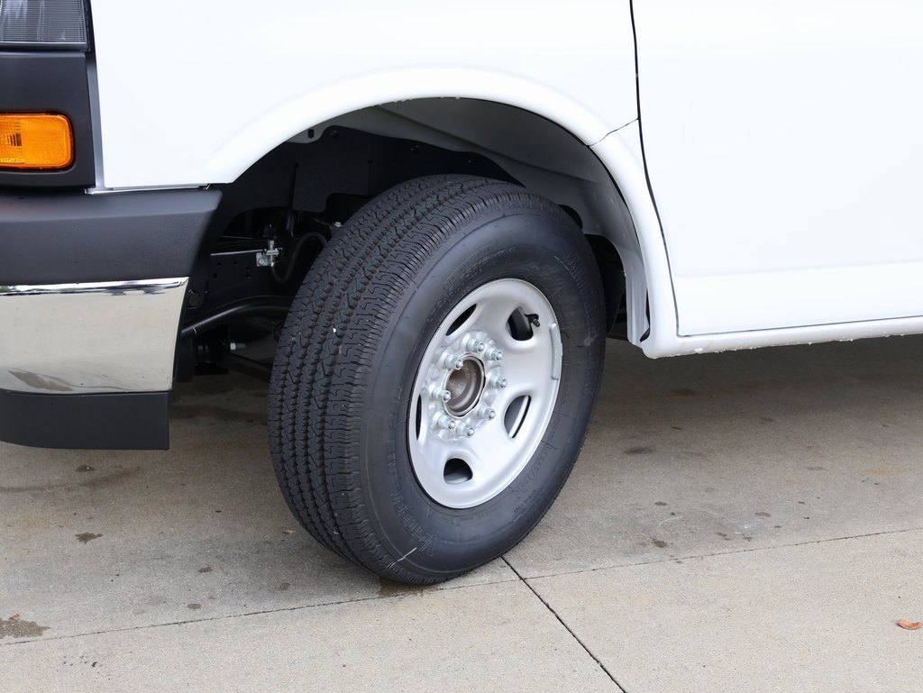 New 2025 GMC Savana 2500 w/ Enhanced Convenience Package image 33