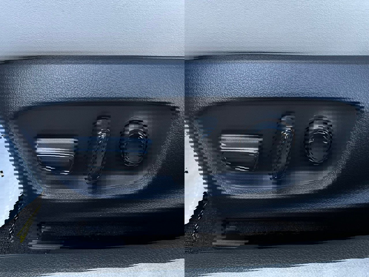 New 2026 Toyota Prius XLE image 10